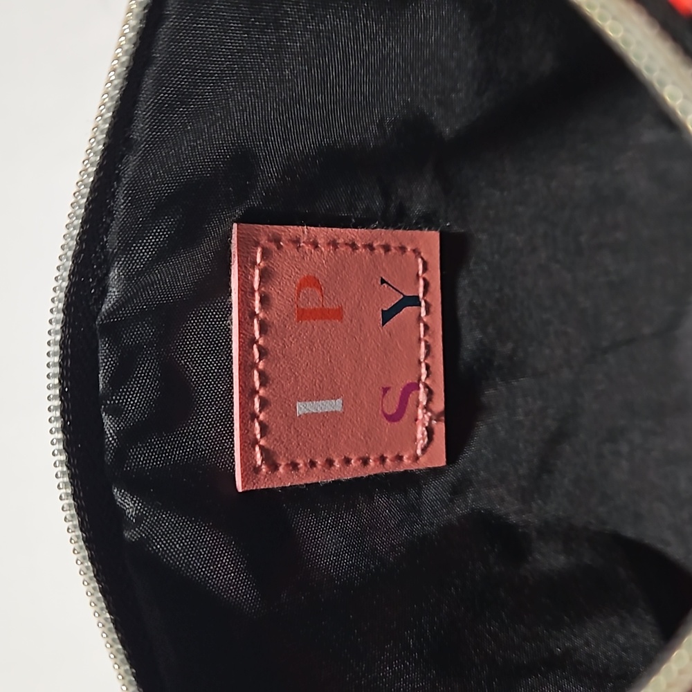 Red and Black Patterned Coin Purse - Picture 5 of 6